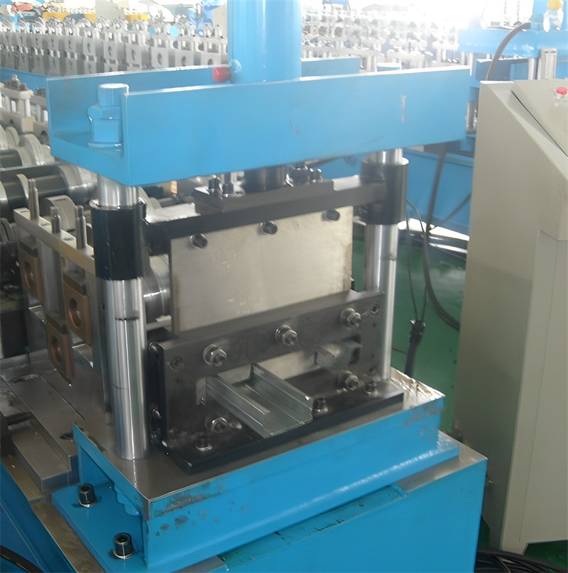 2 profile in 1 roll forming machine 4 Cutting Device
