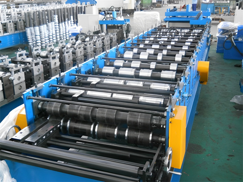 2 profile in 1 roll forming machine 3 Roll Forming system01