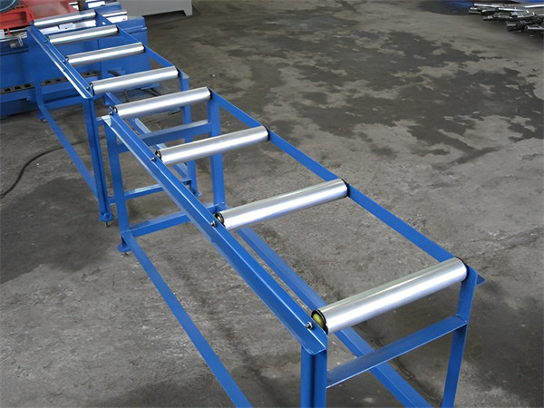 2 profile in 1 roll forming machine 6 Runout Table01